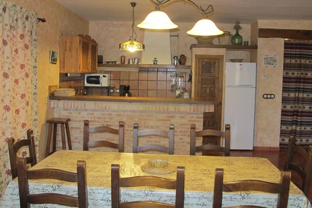 Gran Casa, Lagunas De Ruidera, Bbq, Porche, Chimenea Екстер'єр фото